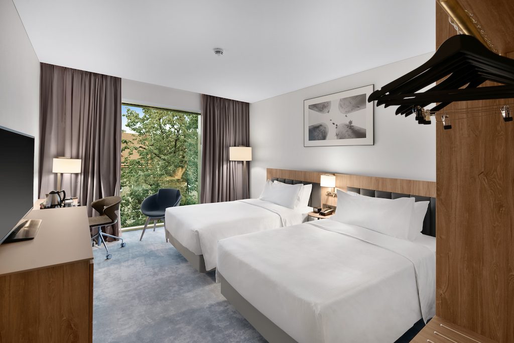 Hilton Vilnius twin bedroom