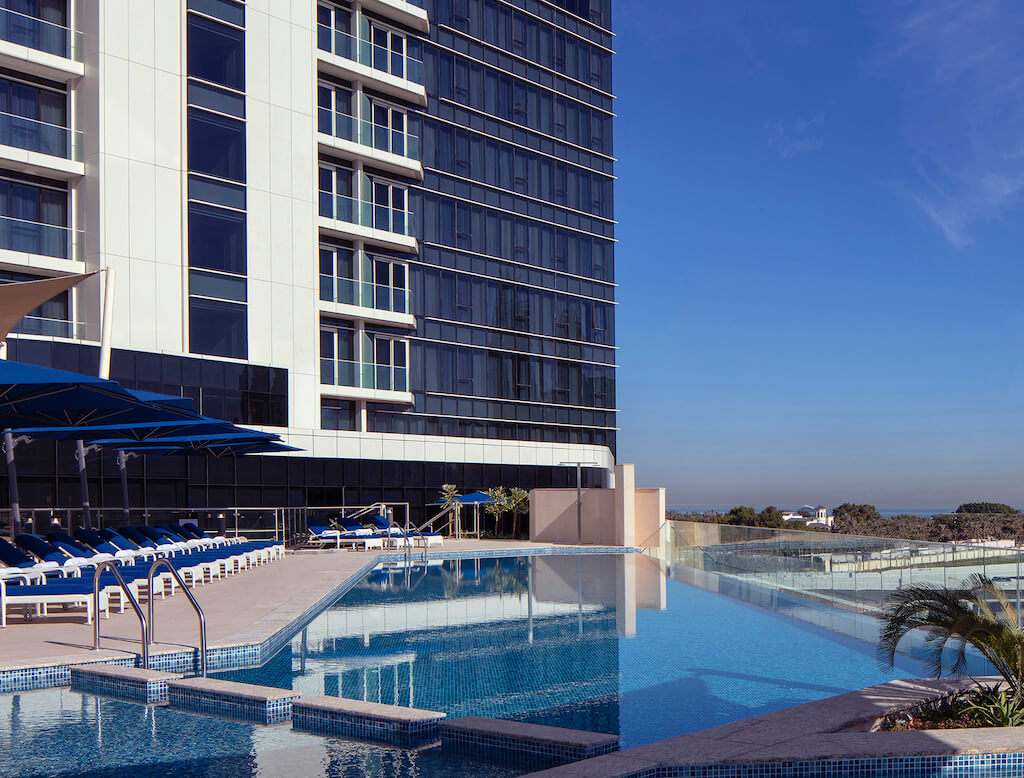 Avani Palm View Dubai pool