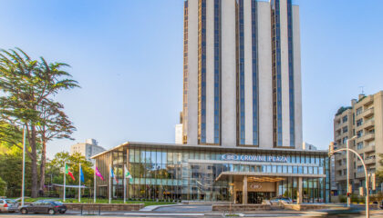 Crowne Plaza Porto main facade